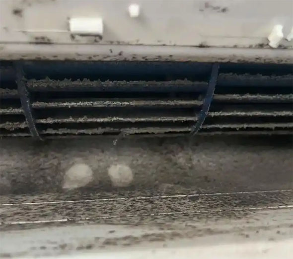 剑阁空调吹的风有股烧焦味是怎么回事